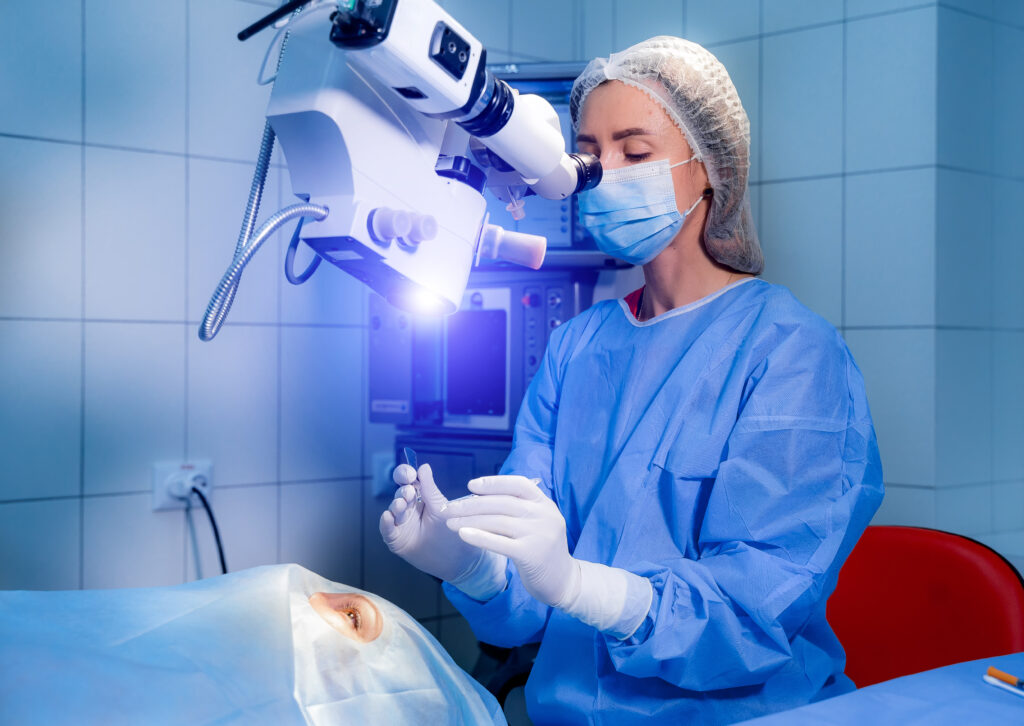 Cataract surgery - What are the types of cataract surgeries - Global eye hospital